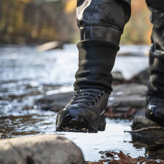 Simms Fishing M's Flyweight Boot - Vibram | Tailwaters Fly Fishing