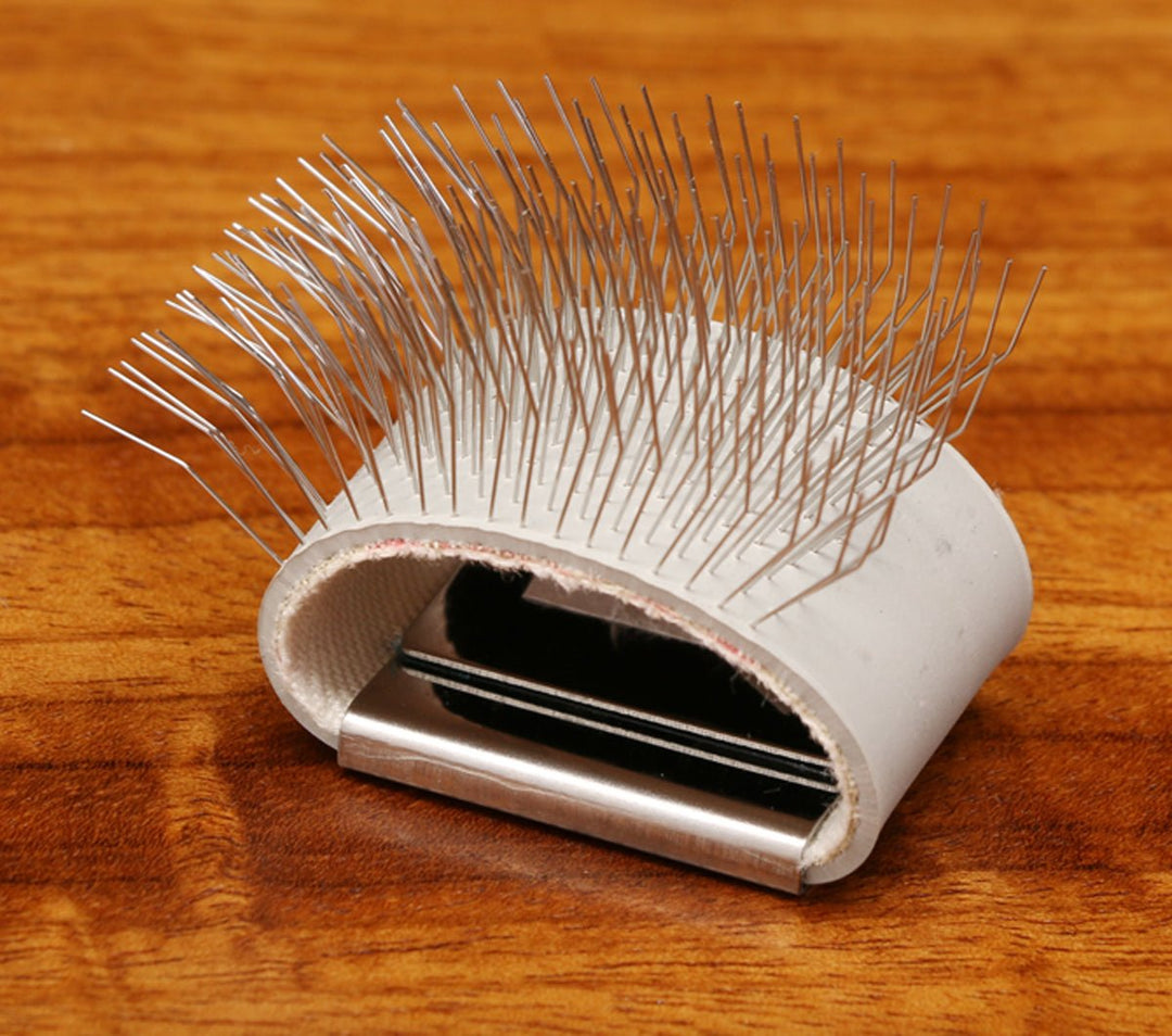 Hareline Finger Dubbing Brush