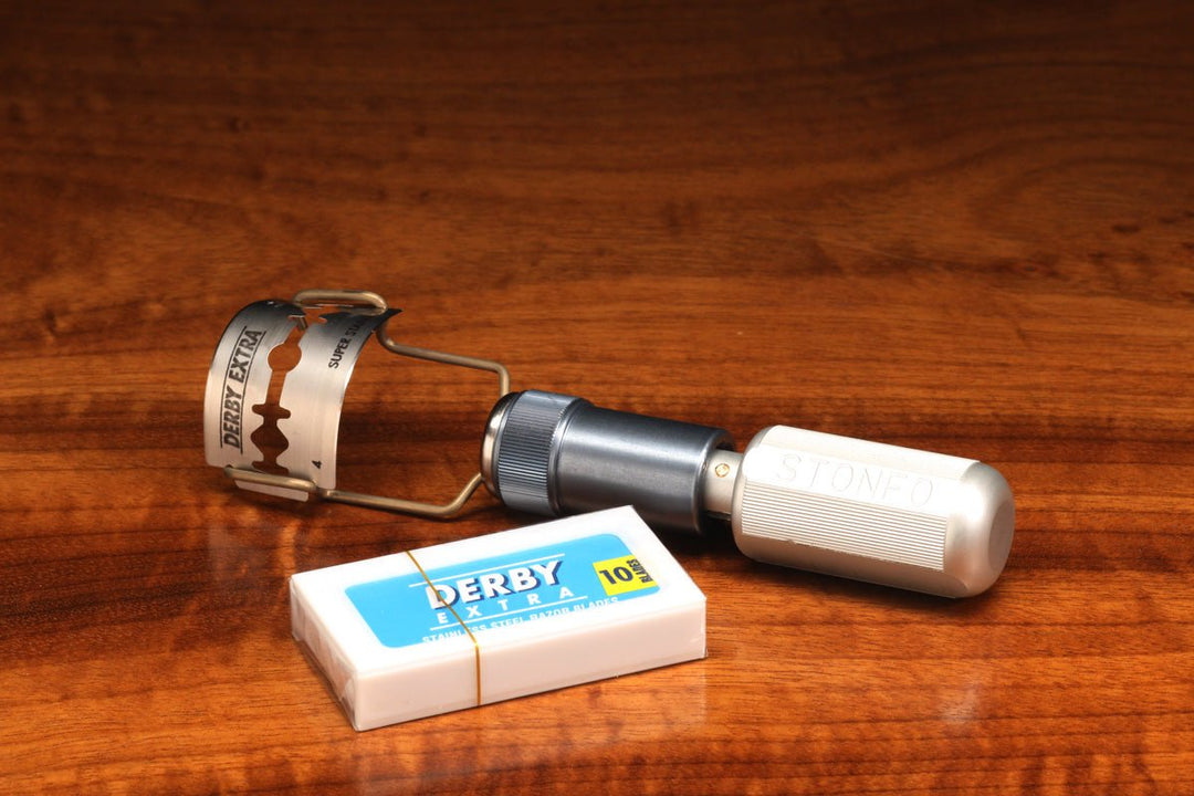 Hareline Stonfo Razor Holder For Trimming