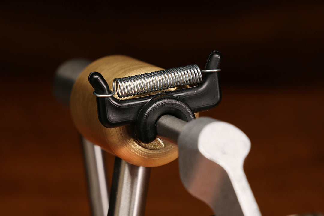 Hareline Peak Material Clip W/ 2 Springs | Tailwaters Fly Fishing