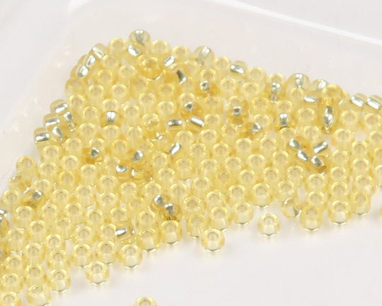 Hareline Tyers Glass Beads