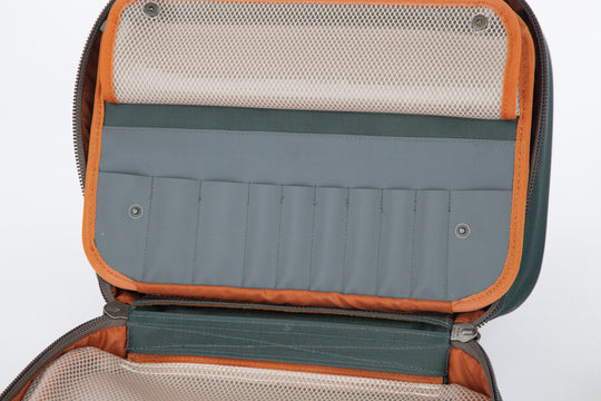 Fishpond Backwater Fly Tying Kit, detail